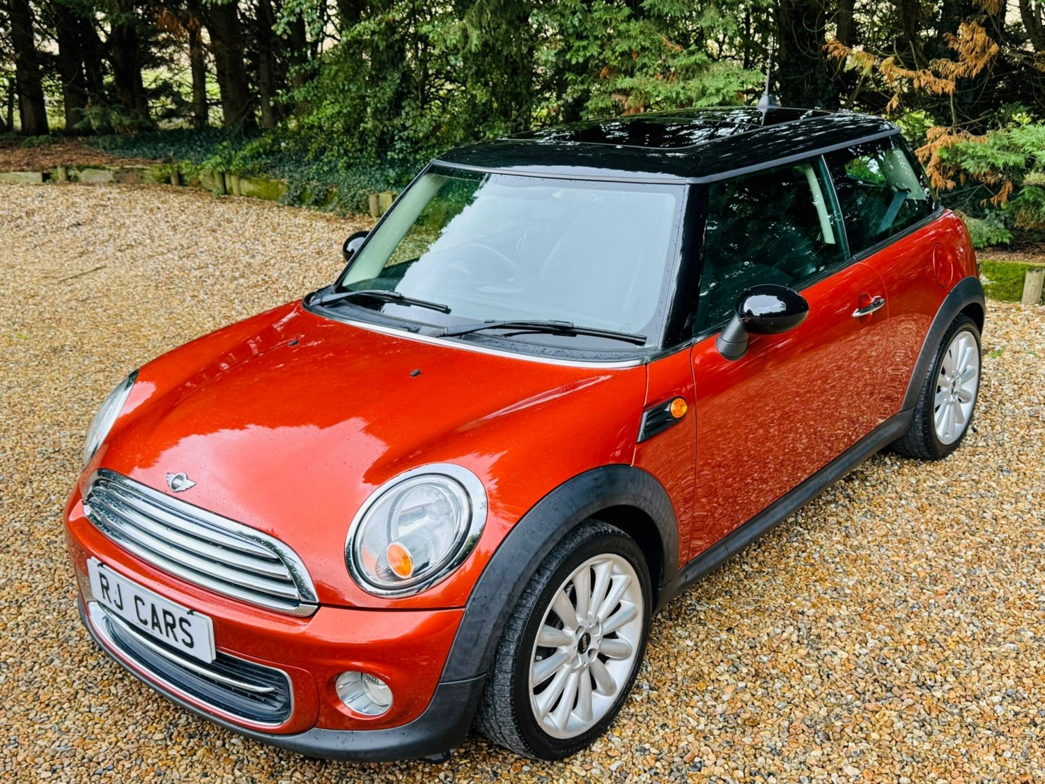 MINI Hatch Listing Image