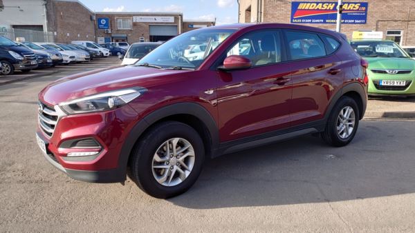 2016 (16) Hyundai Tucson 1.7 CRDi Blue Drive S 5dr 2WD For Sale In Loughborough, Leicestershire
