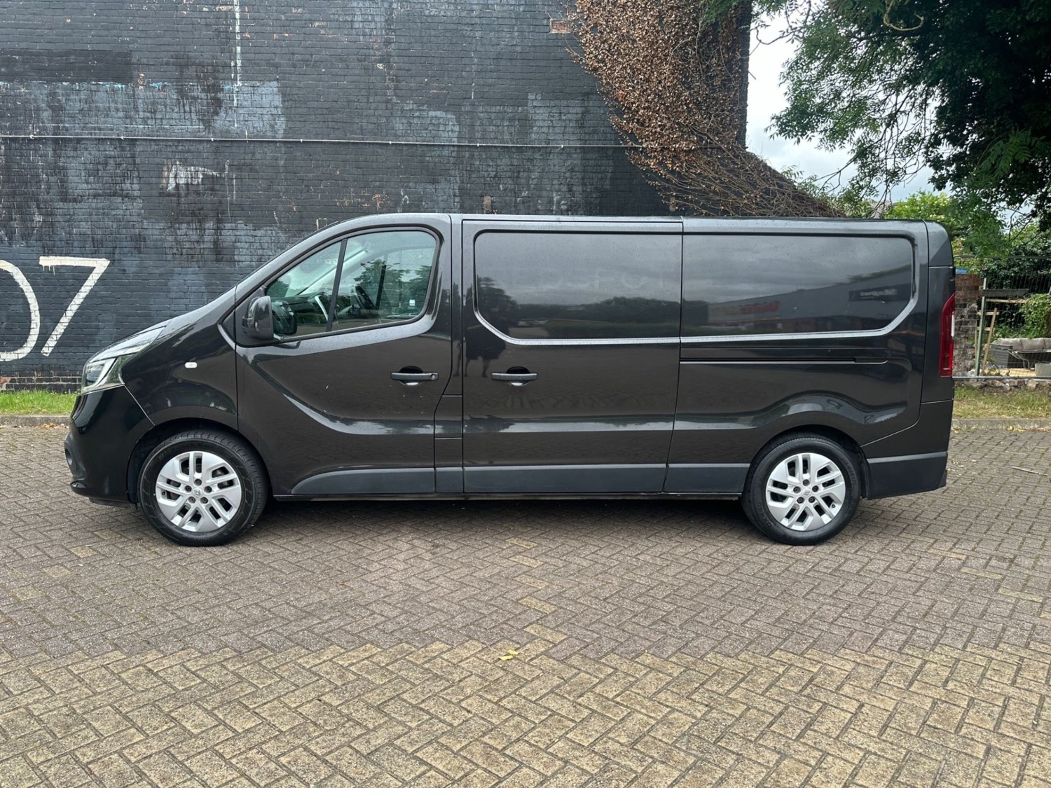 Renault Trafic Listing Image