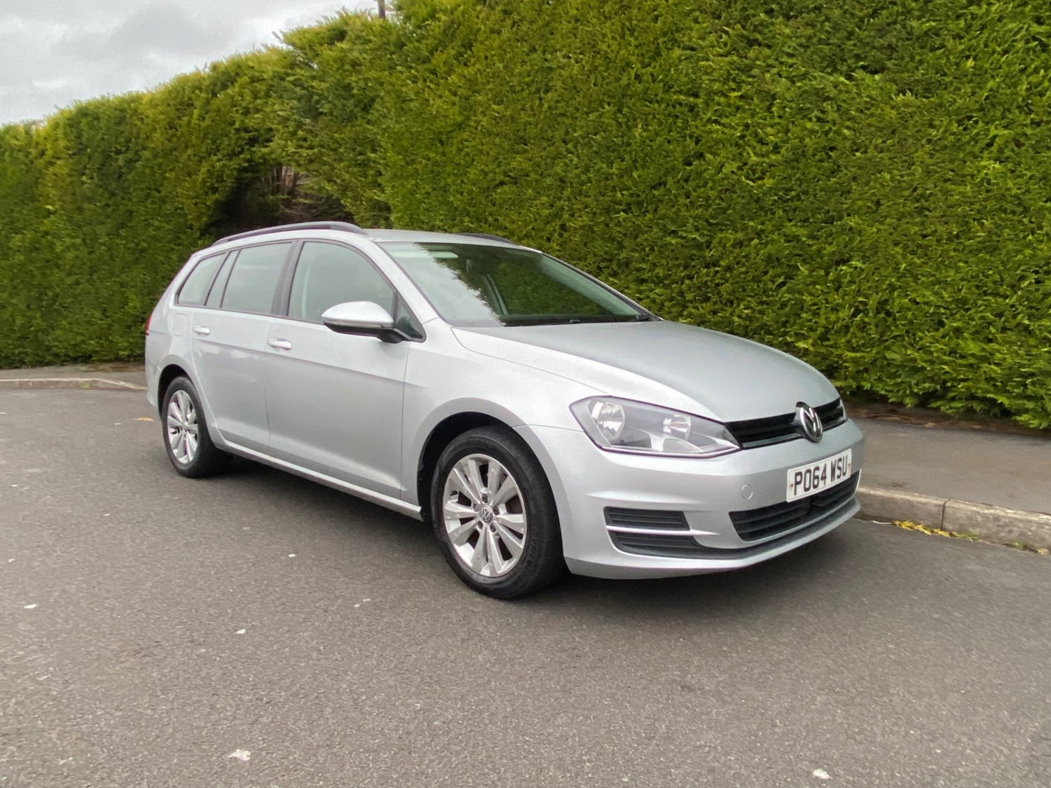 Volkswagen Golf Listing Image