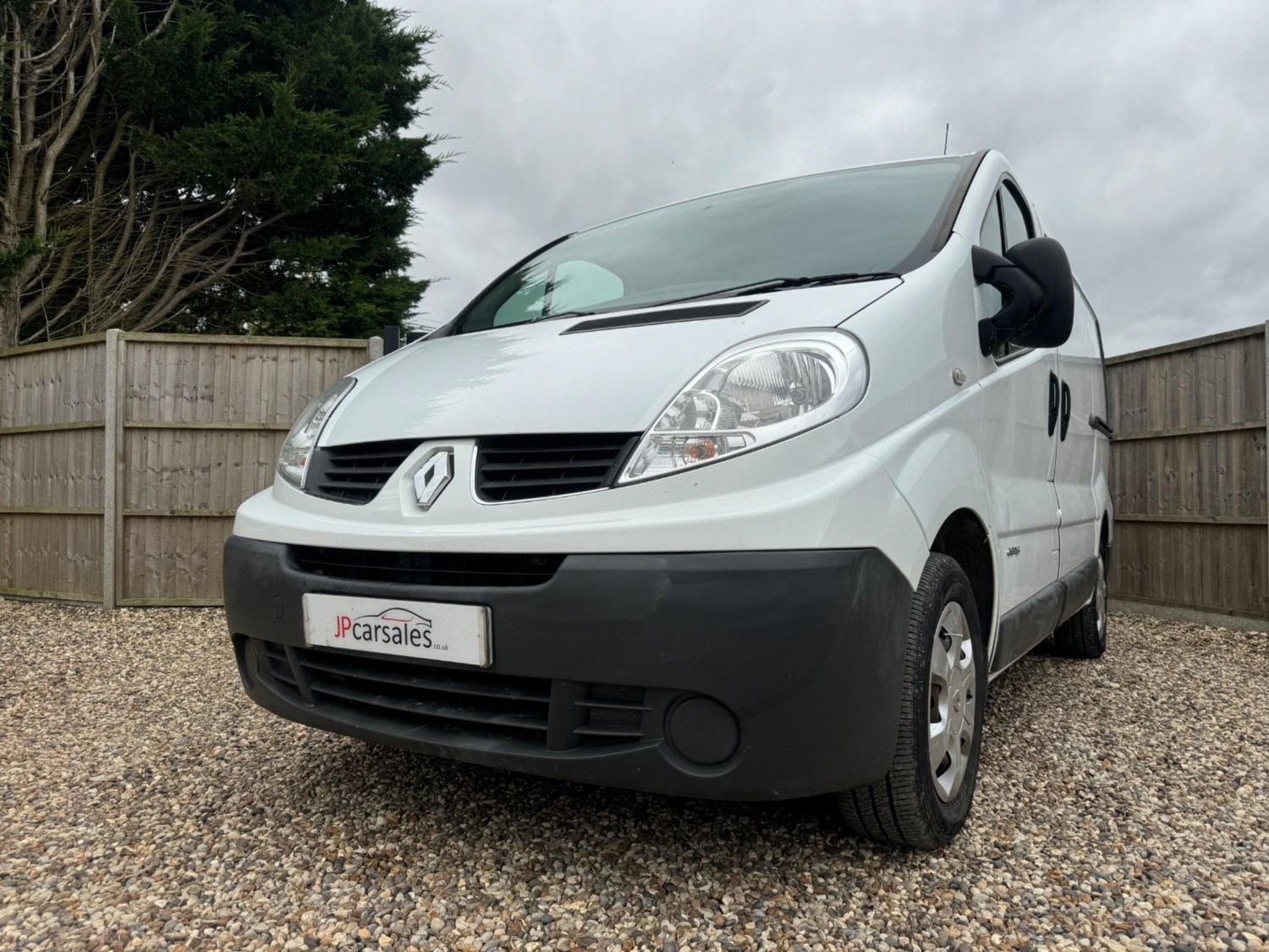 Renault Trafic Listing Image