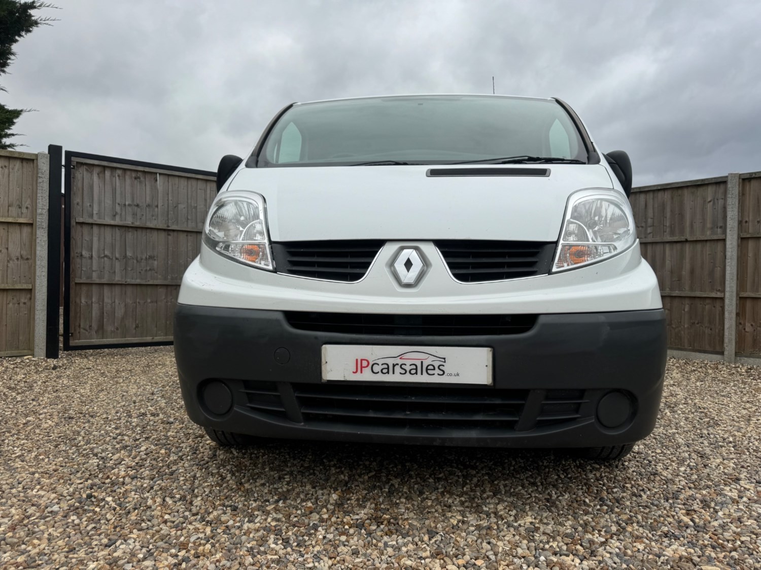 Renault Trafic Listing Image