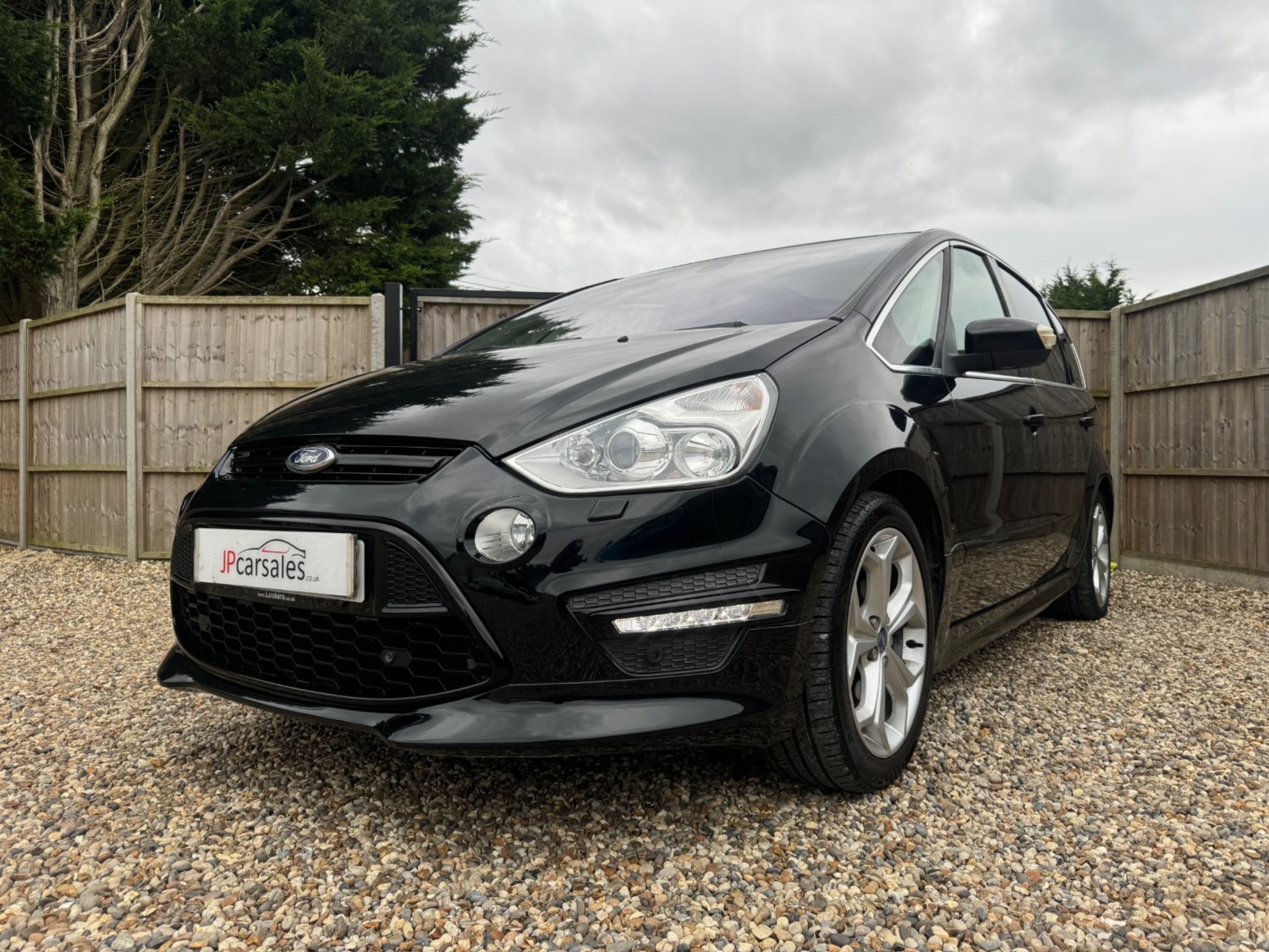 Ford S-Max Listing Image