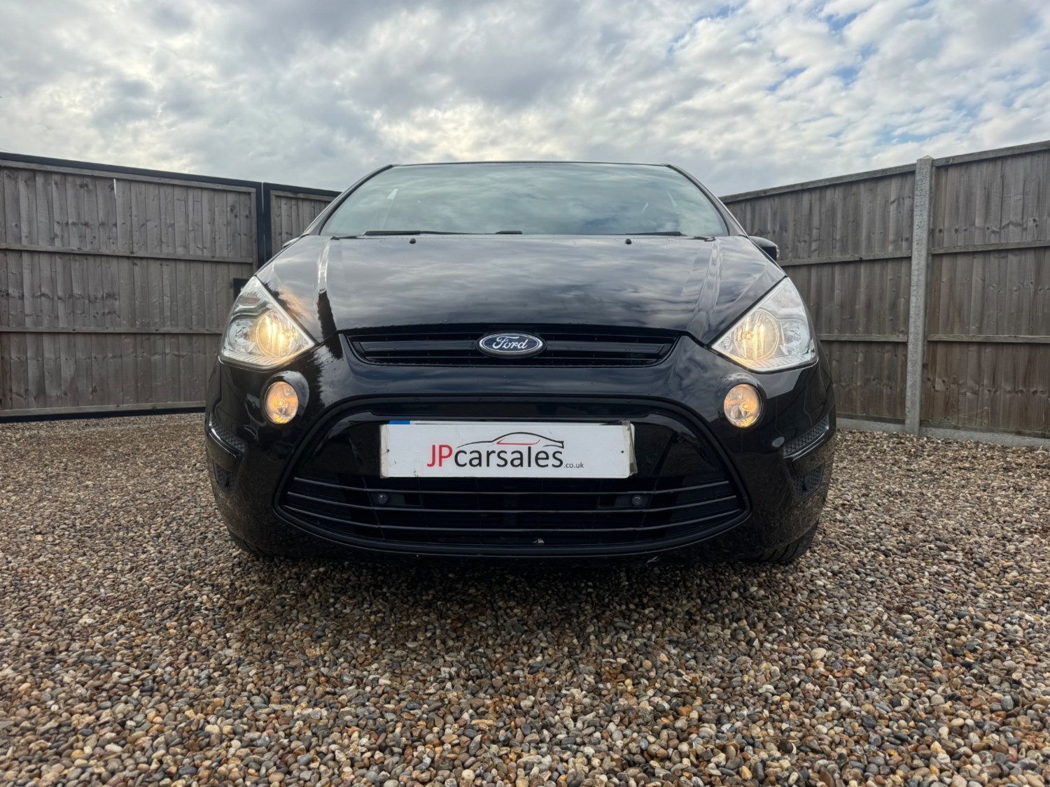 Ford S-Max Listing Image