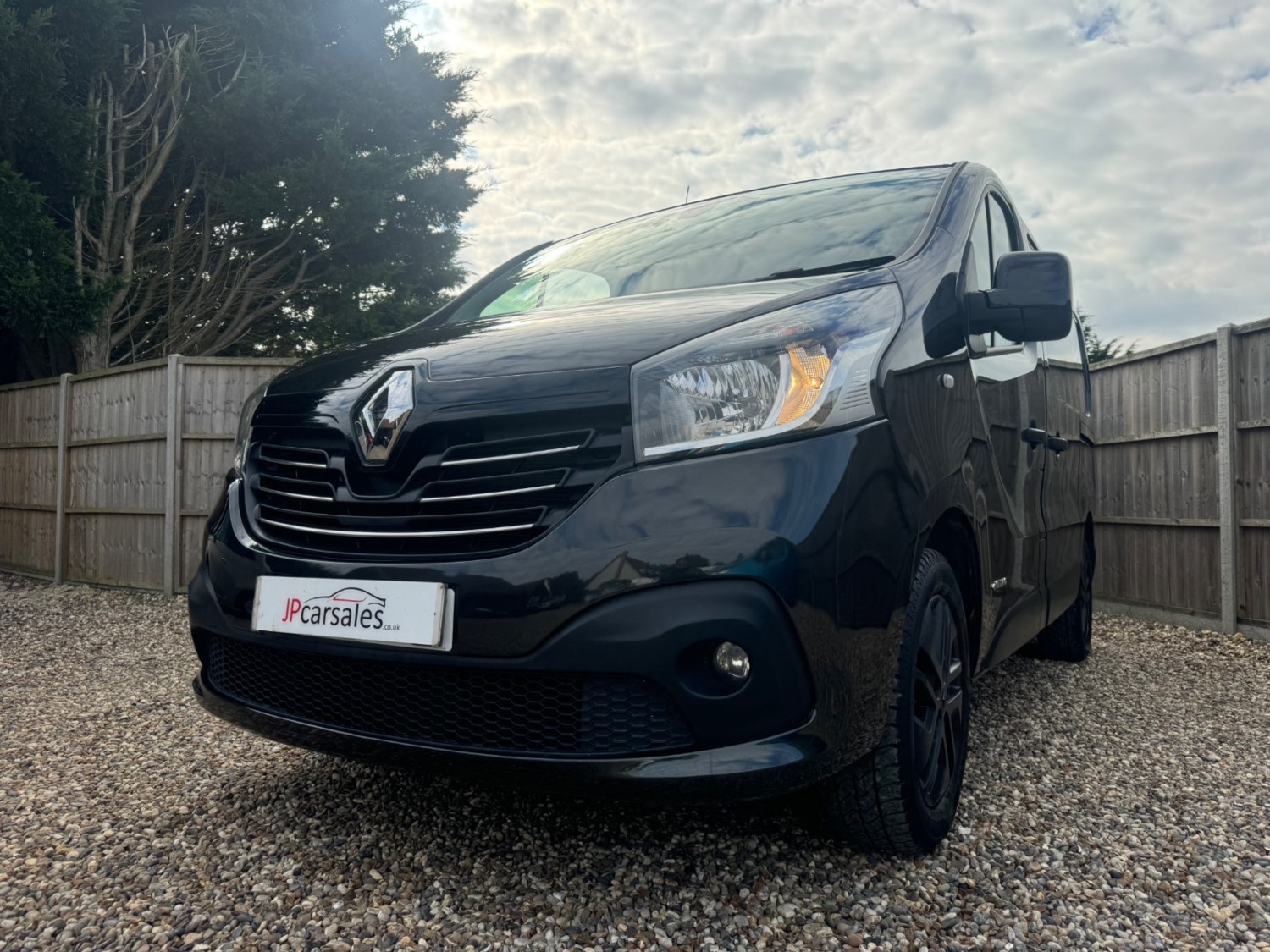 Renault Trafic Listing Image