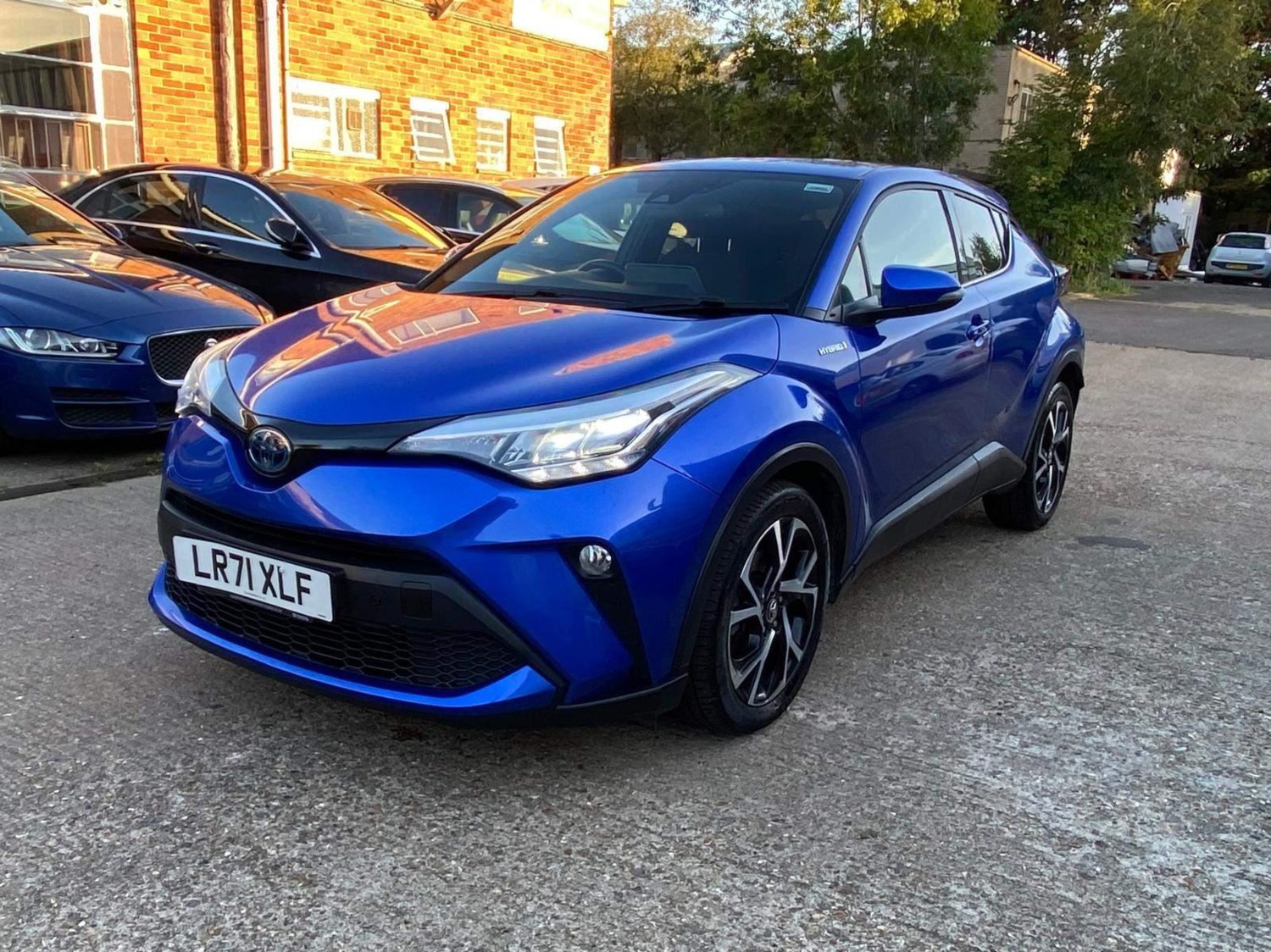 Toyota C-HR Listing Image