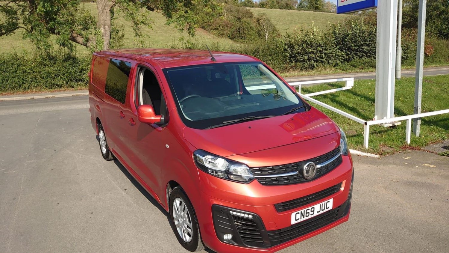 Vauxhall Vivaro Listing Image