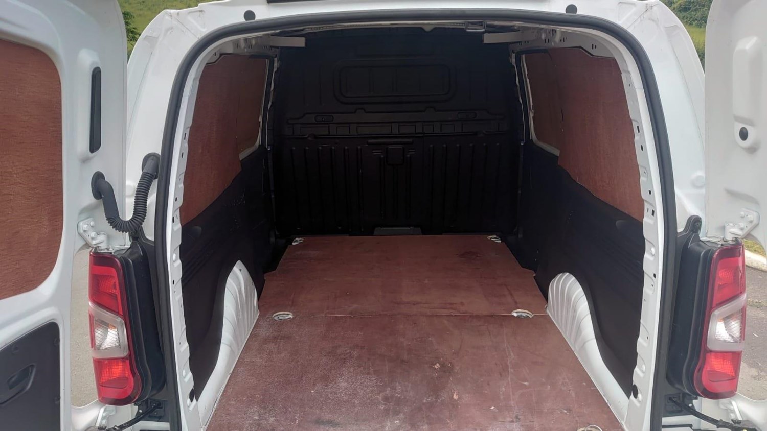 Vauxhall Combo Listing Image