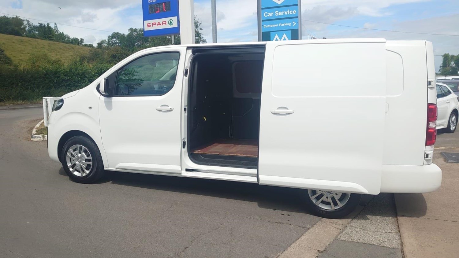 Vauxhall Vivaro Listing Image