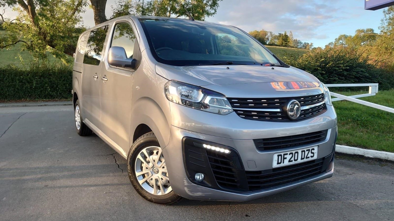 Vauxhall Vivaro Listing Image