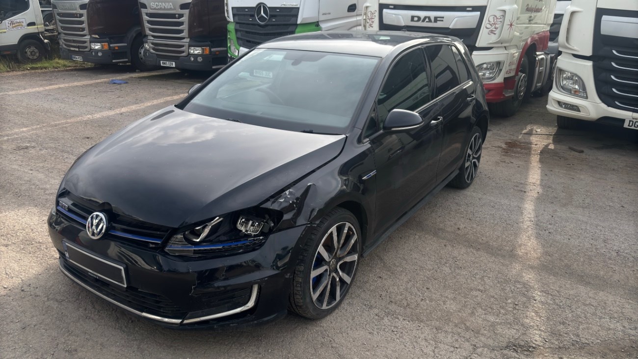 Volkswagen Golf Listing Image