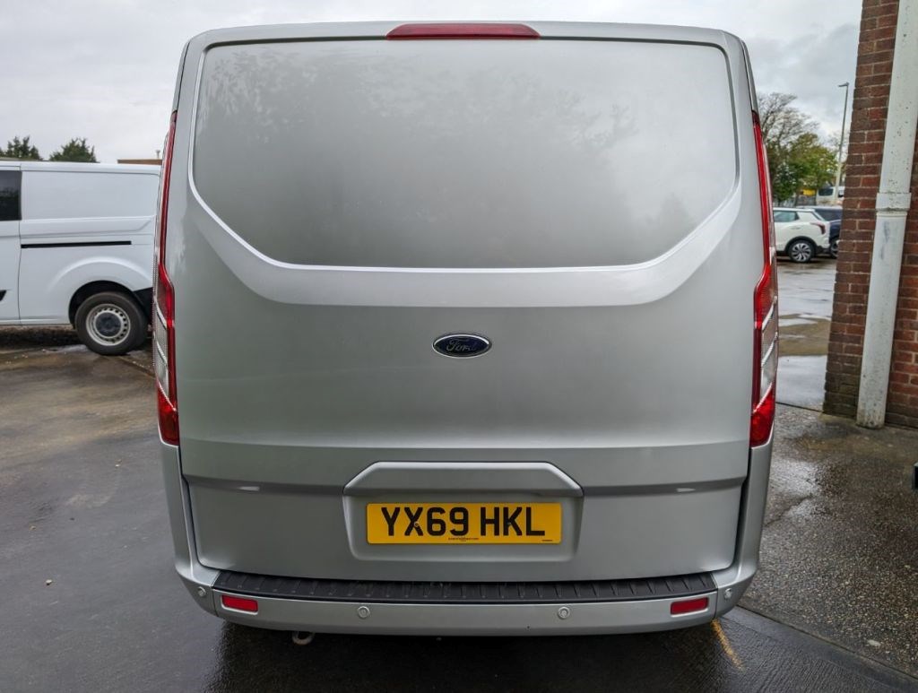 Ford Transit Custom Listing Image