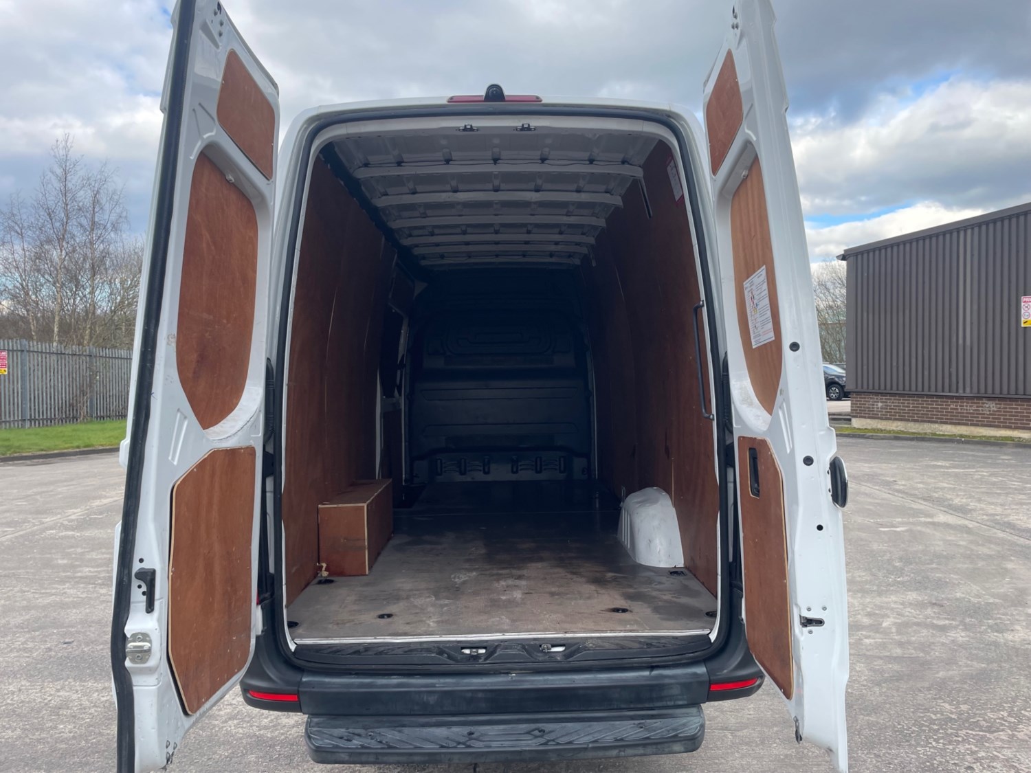 Mercedes-Benz Sprinter Listing Image