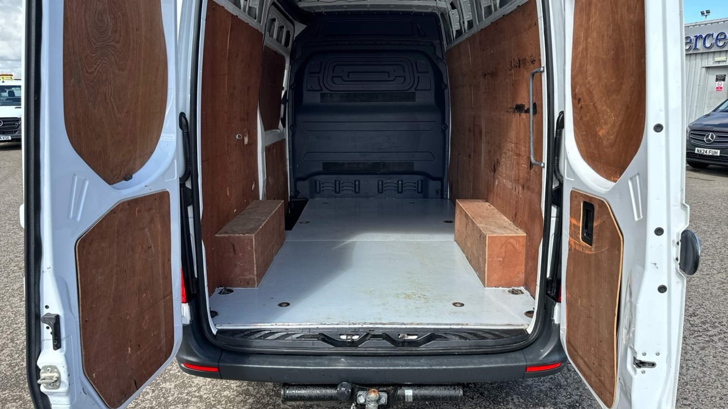 Mercedes-Benz Sprinter Listing Image