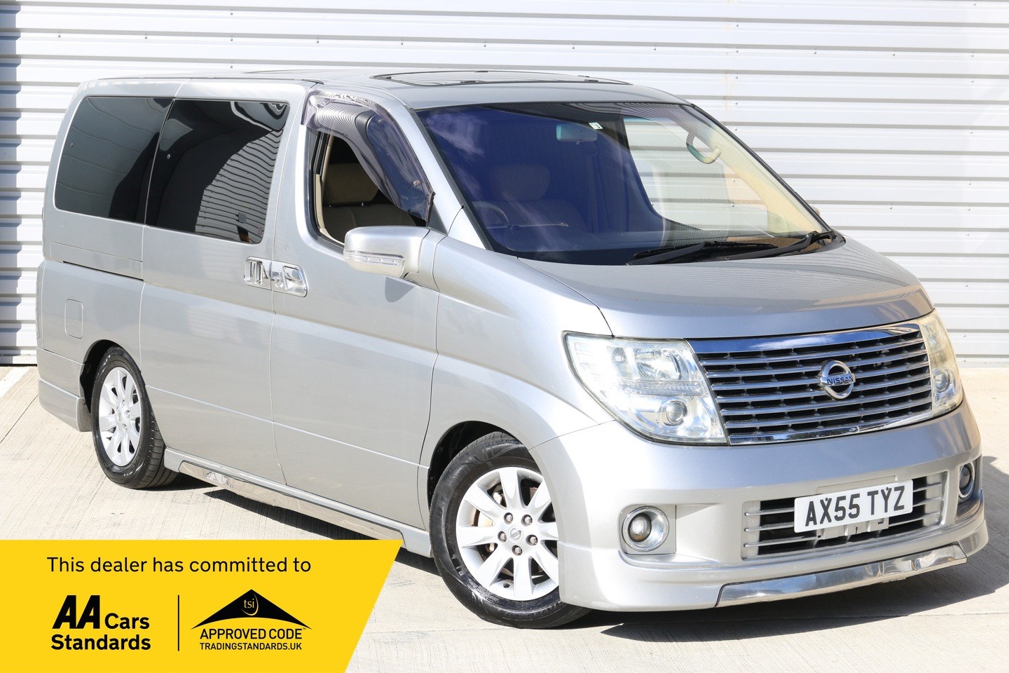 Nissan Elgrand Listing Image