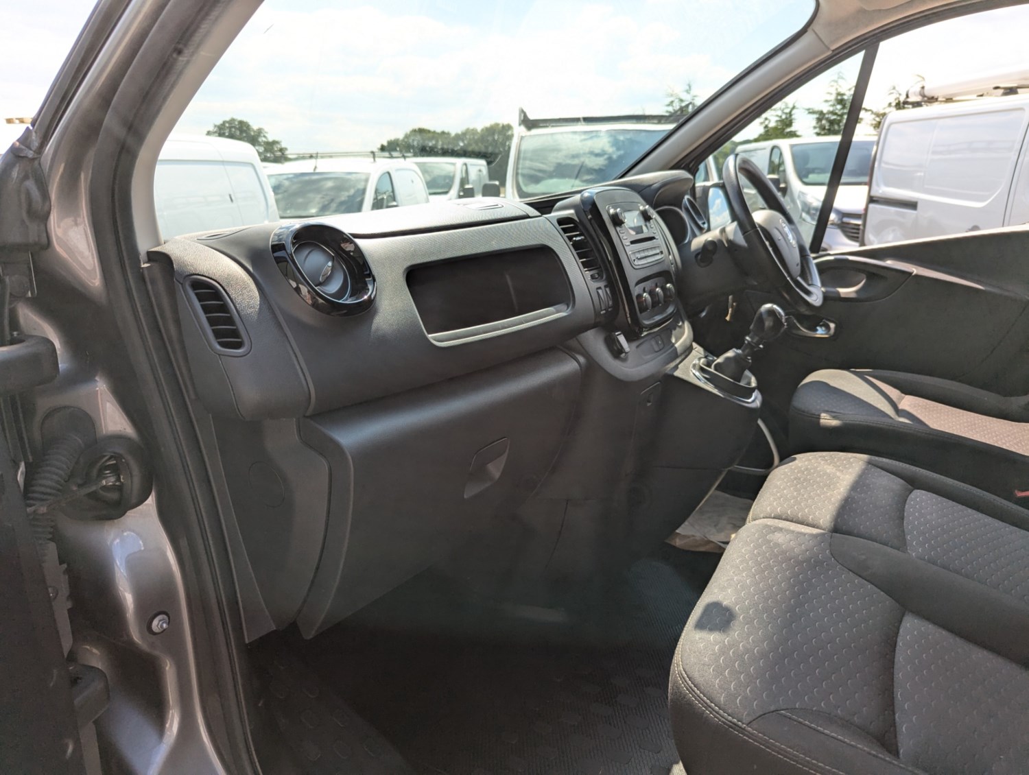 Vauxhall Vivaro Listing Image