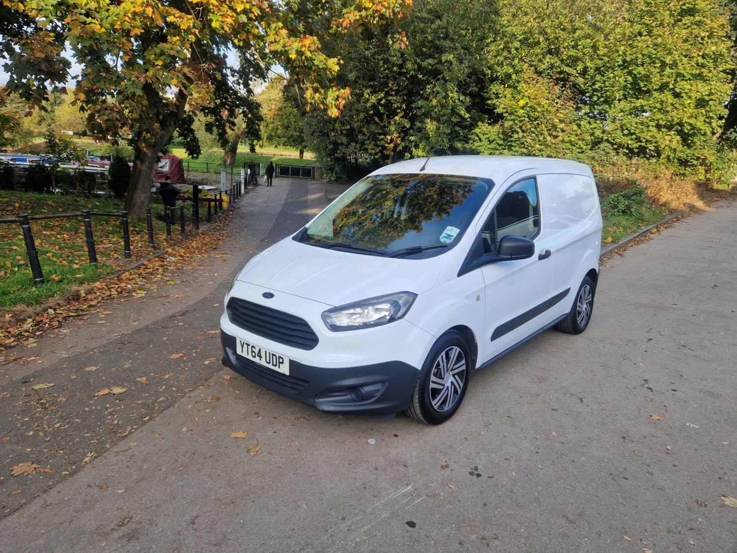 Ford Transit Courier Listing Image