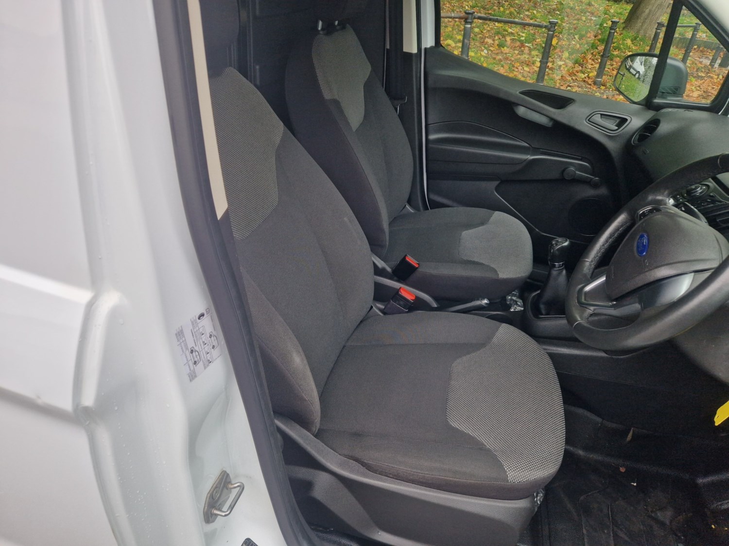 Ford Transit Courier Listing Image