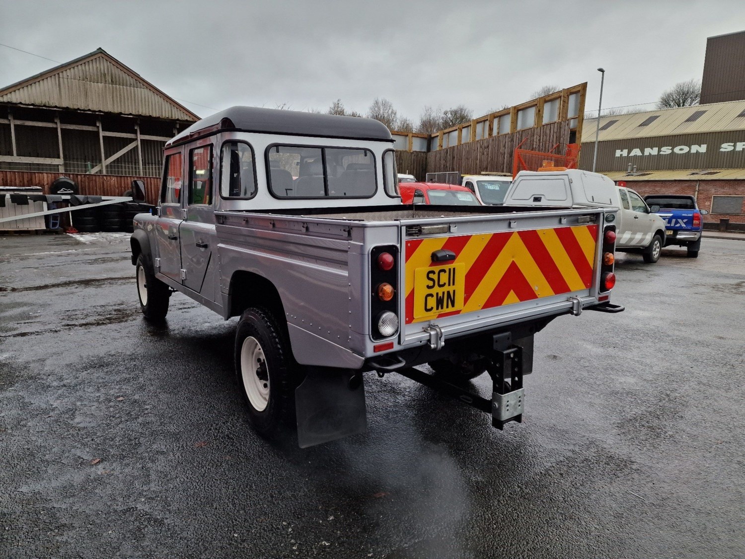 Land Rover Defender Listing Image