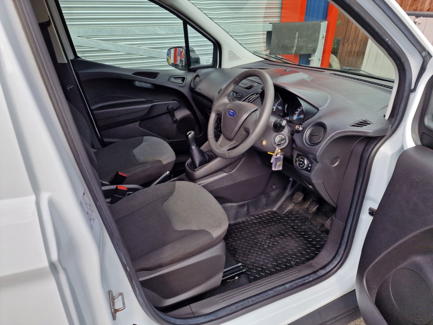 Ford Transit Courier Listing Image