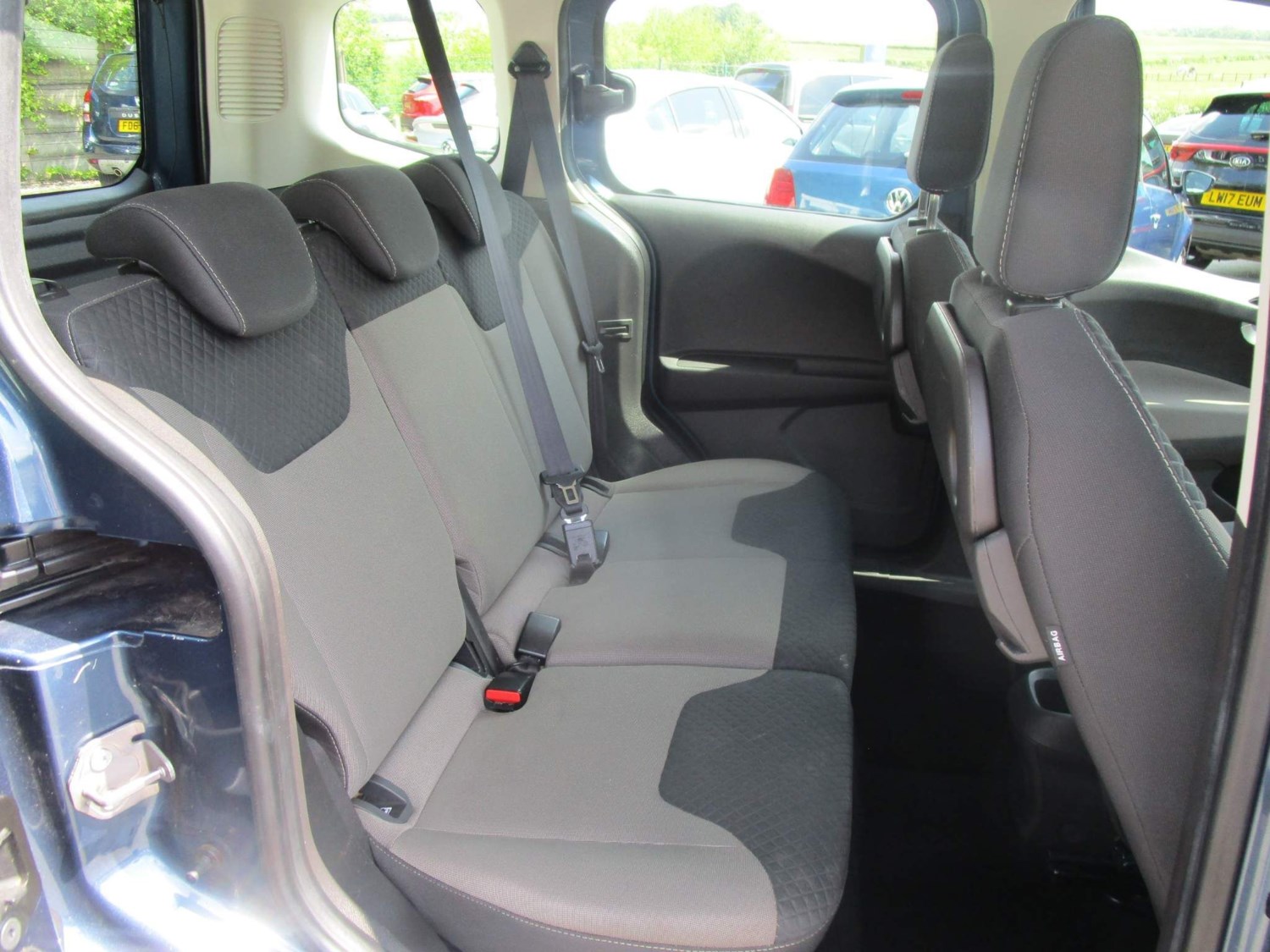 Ford Tourneo Courier Listing Image