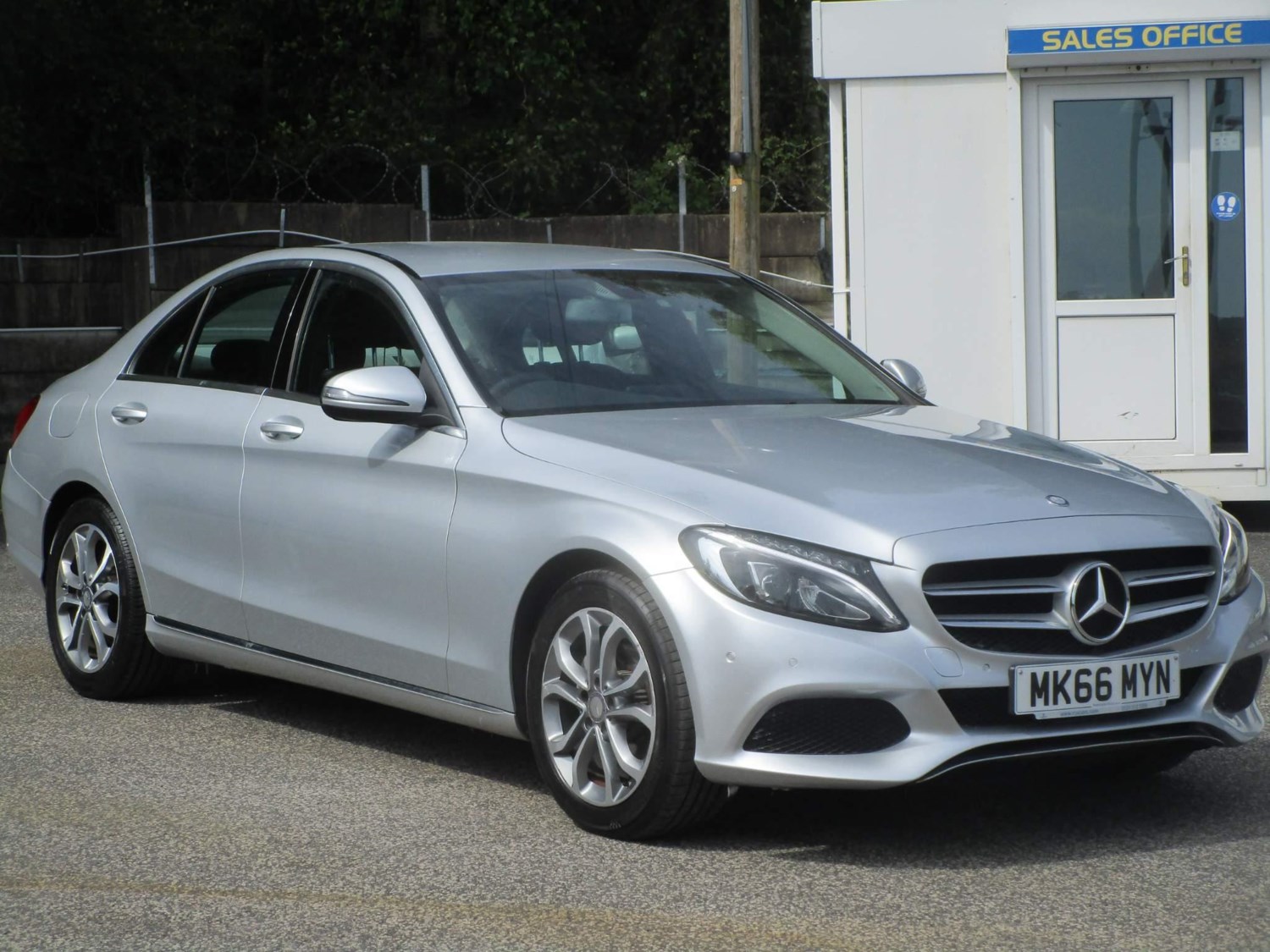 Mercedes-Benz C-Class Listing Image