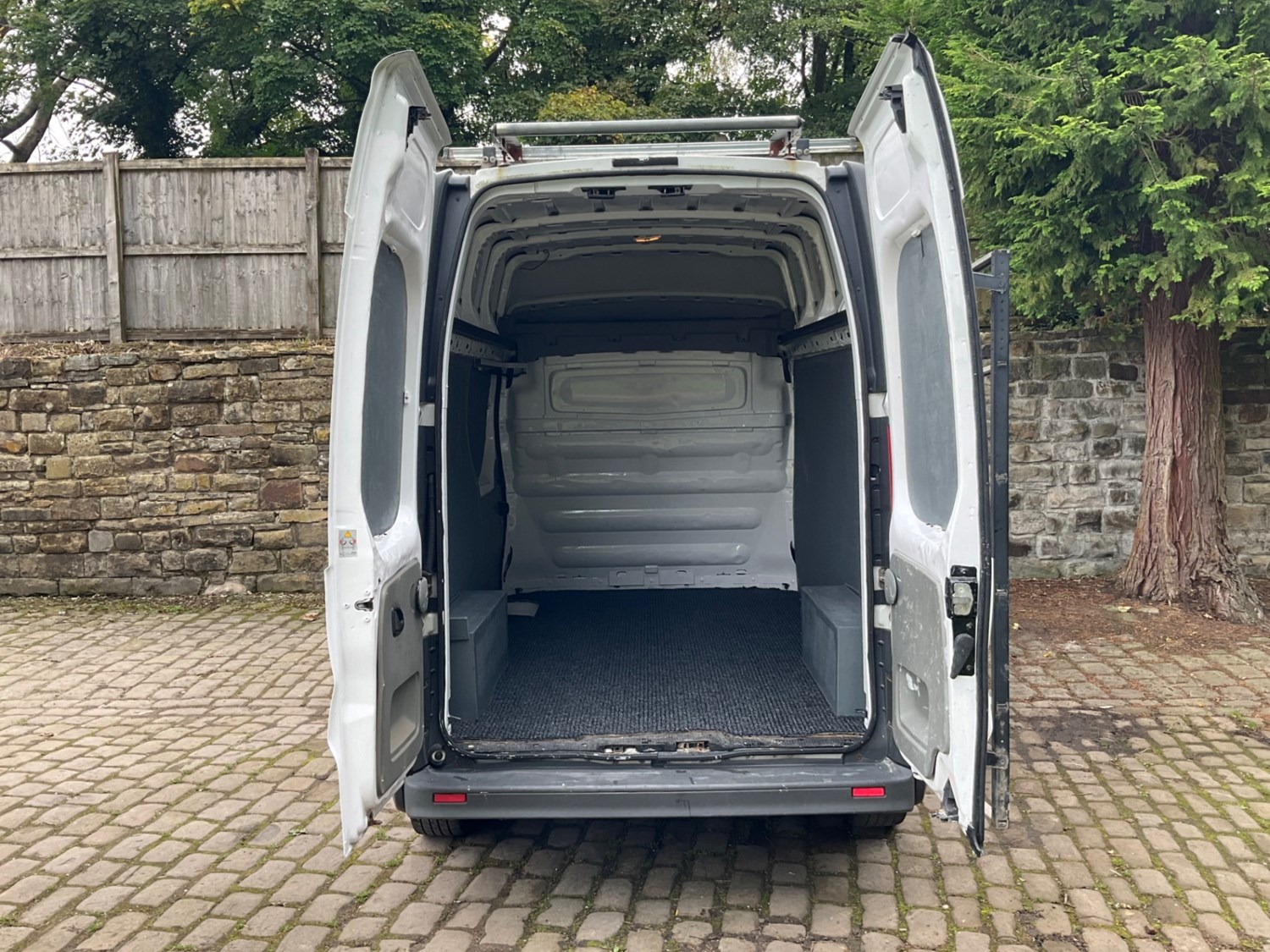 Vauxhall Vivaro Listing Image