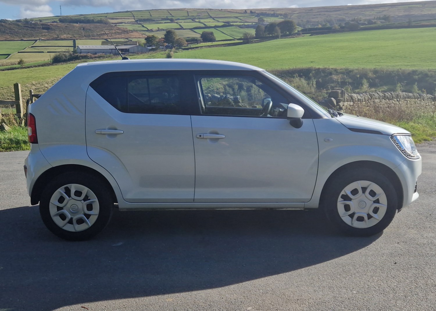 Suzuki Ignis Listing Image