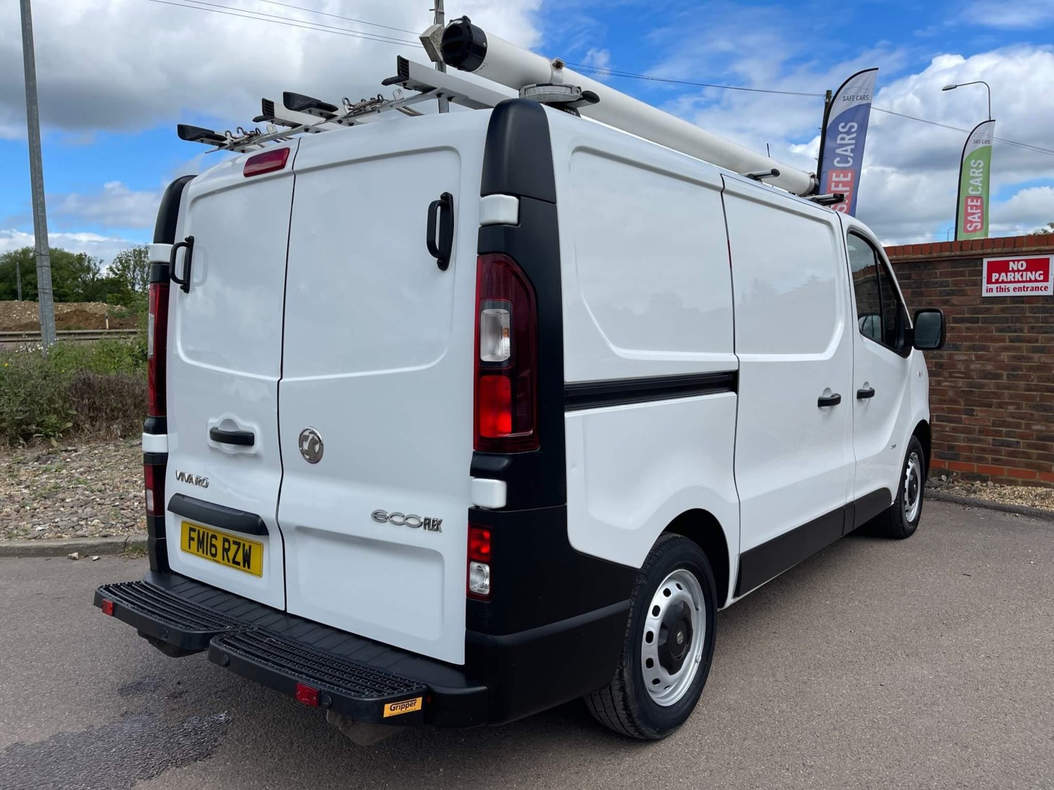 Vauxhall Vivaro Listing Image