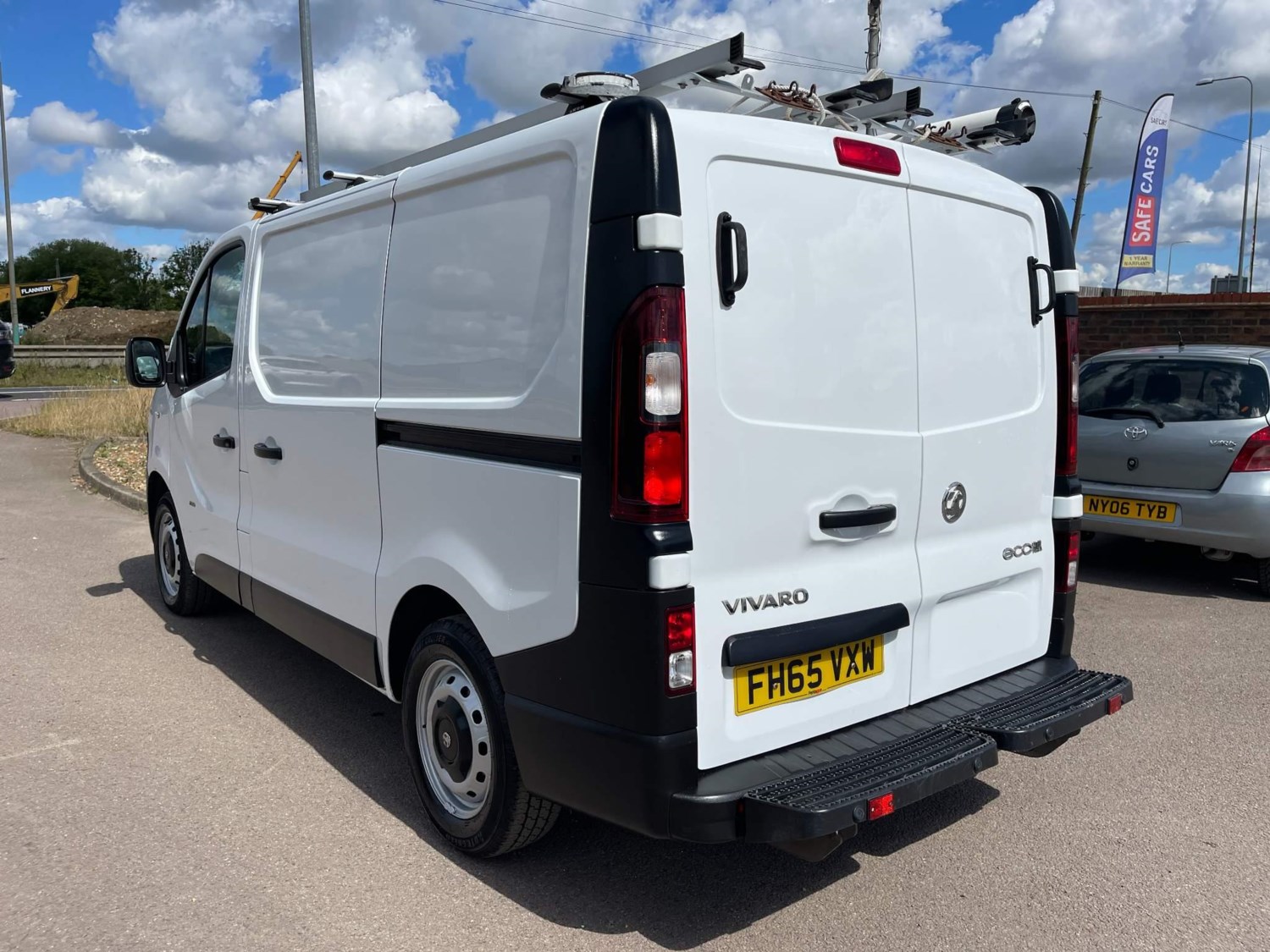 Vauxhall Vivaro Listing Image