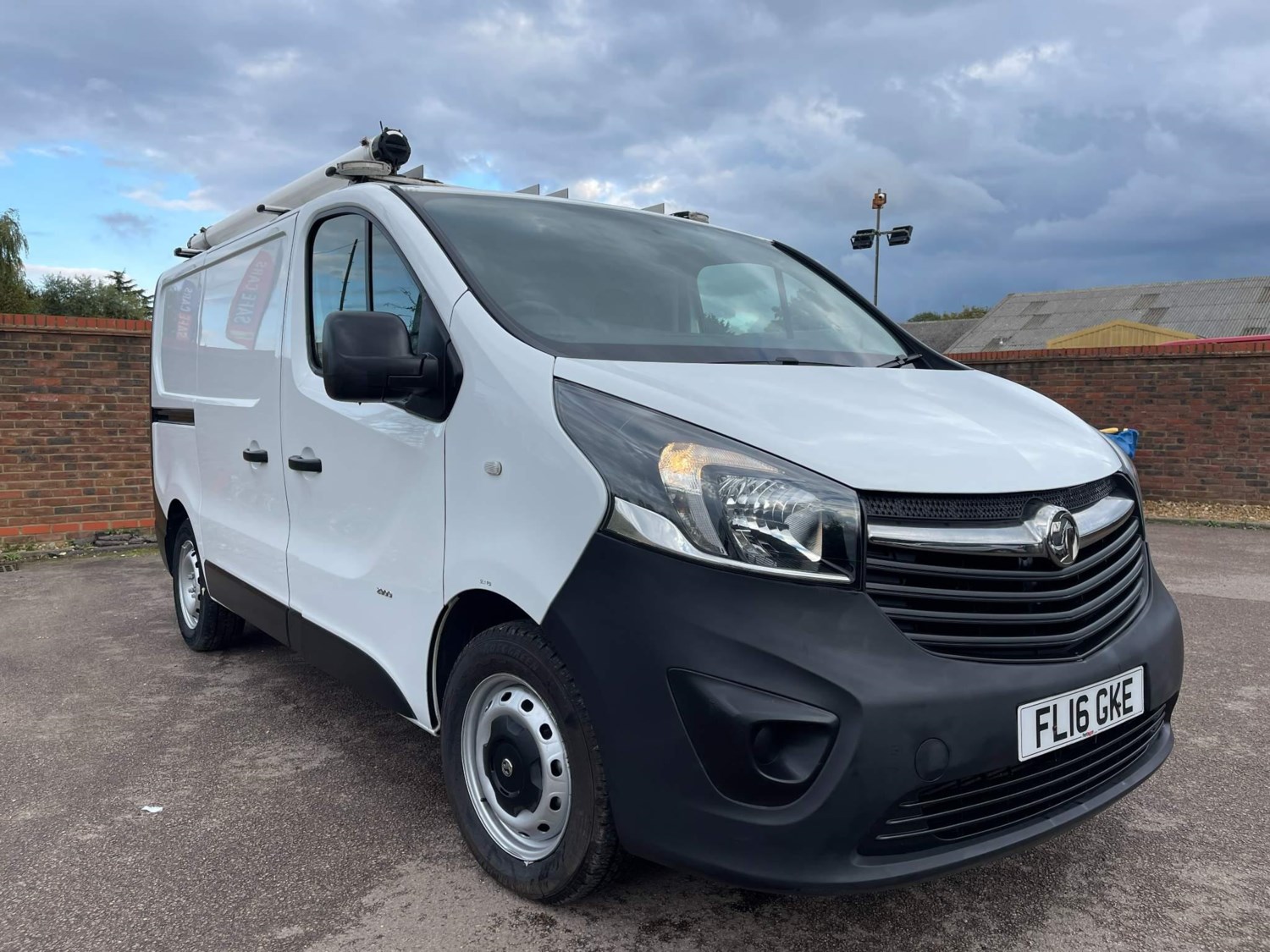 Vauxhall Vivaro Listing Image