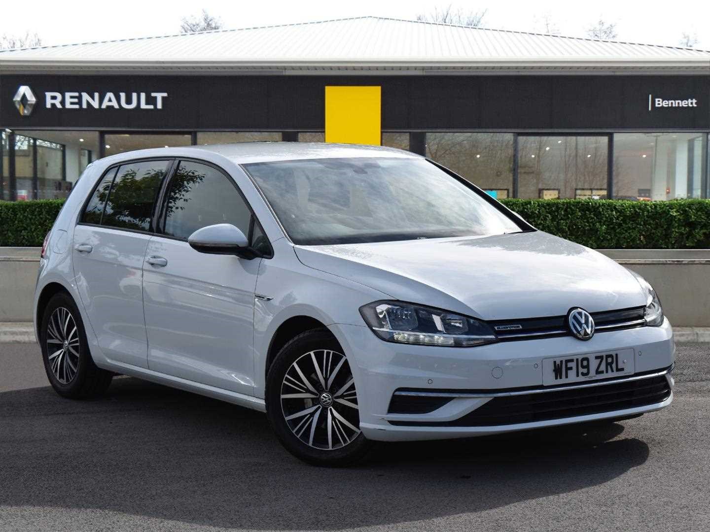 Volkswagen Golf Listing Image