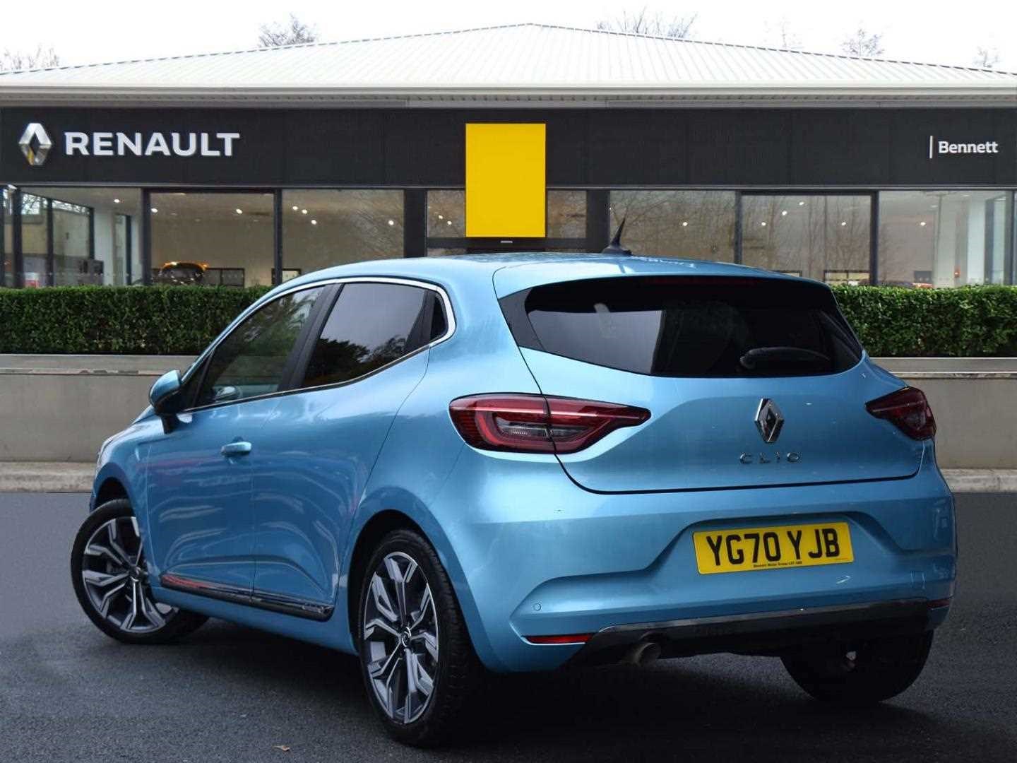 Renault Clio Listing Image