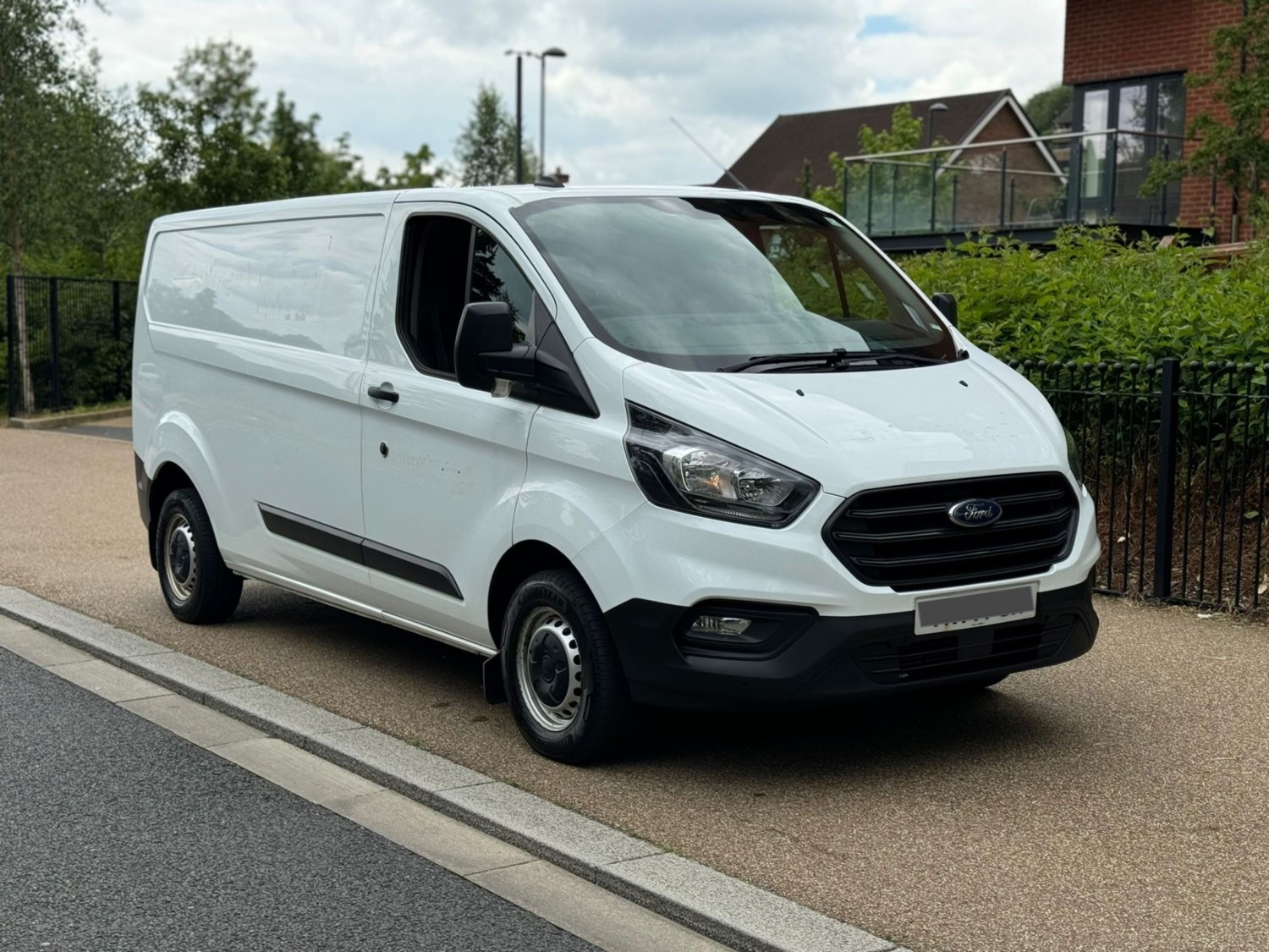 Ford Transit Custom Listing Image