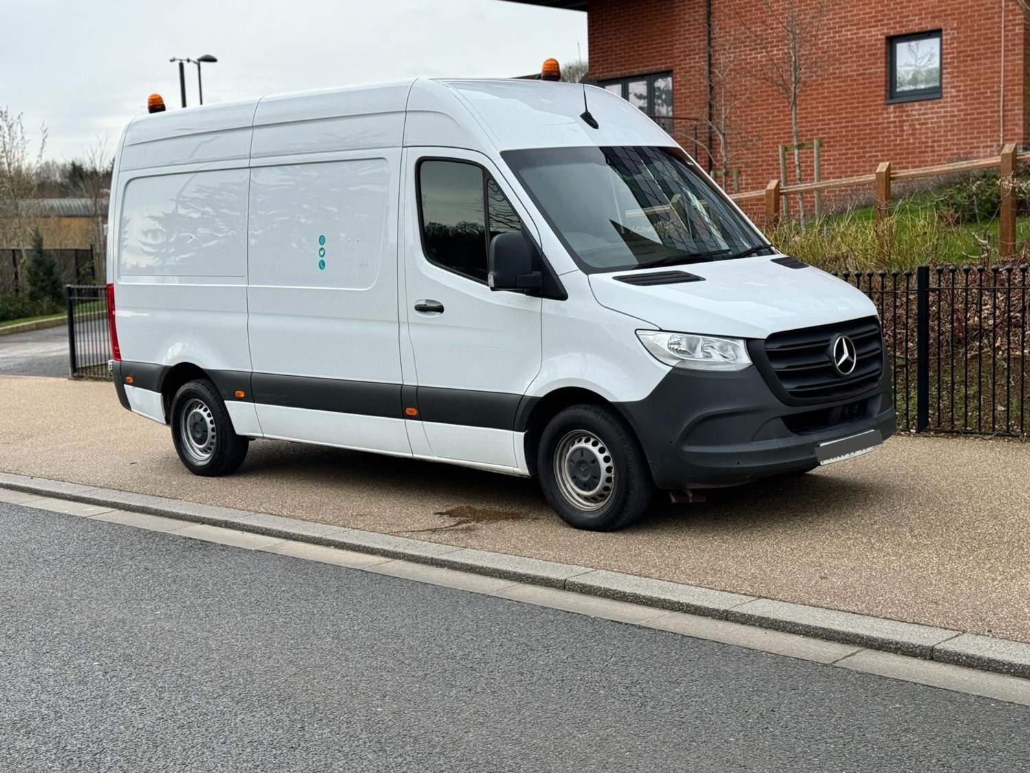 Mercedes-Benz Sprinter Listing Image