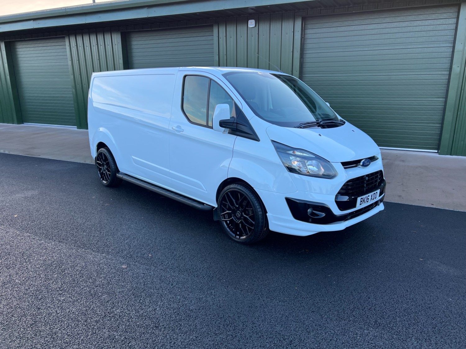 Ford Transit Custom Listing Image