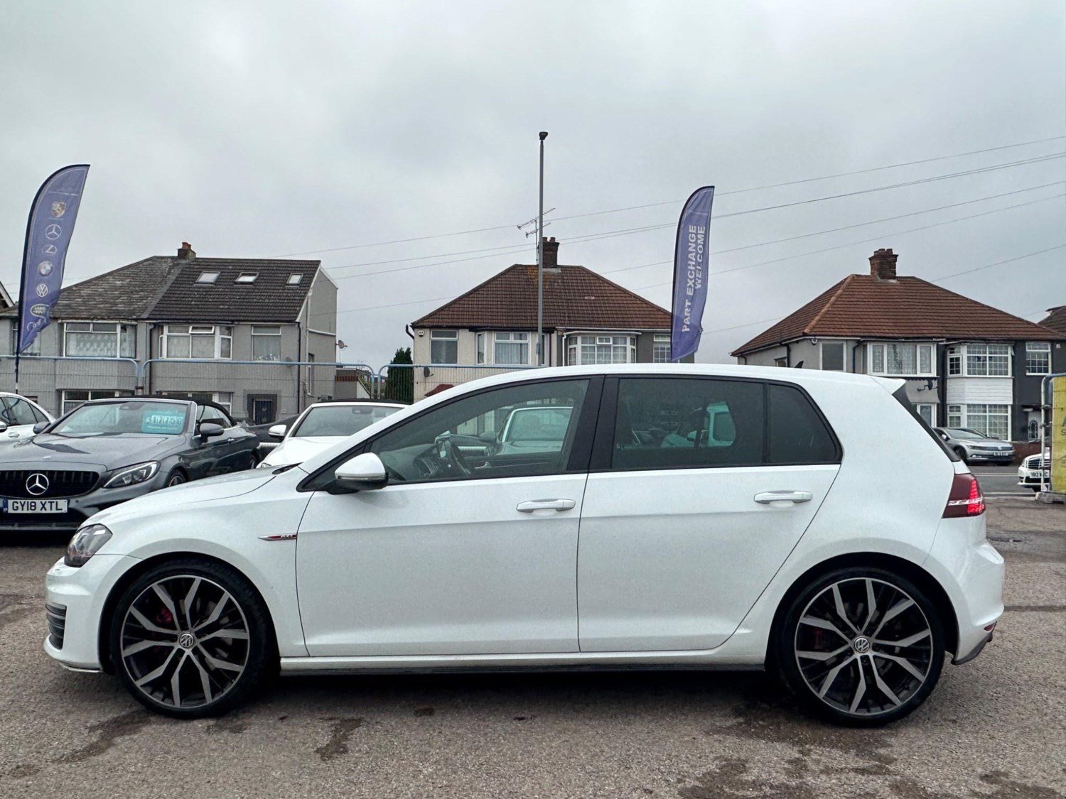 Volkswagen Golf Listing Image