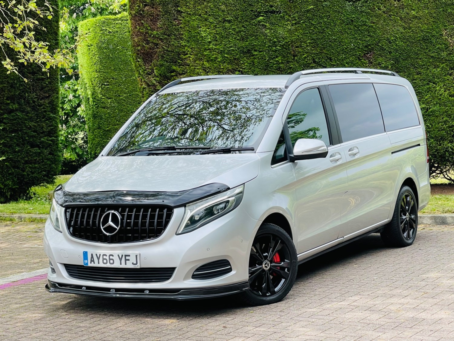 Mercedes-Benz V-Class Listing Image