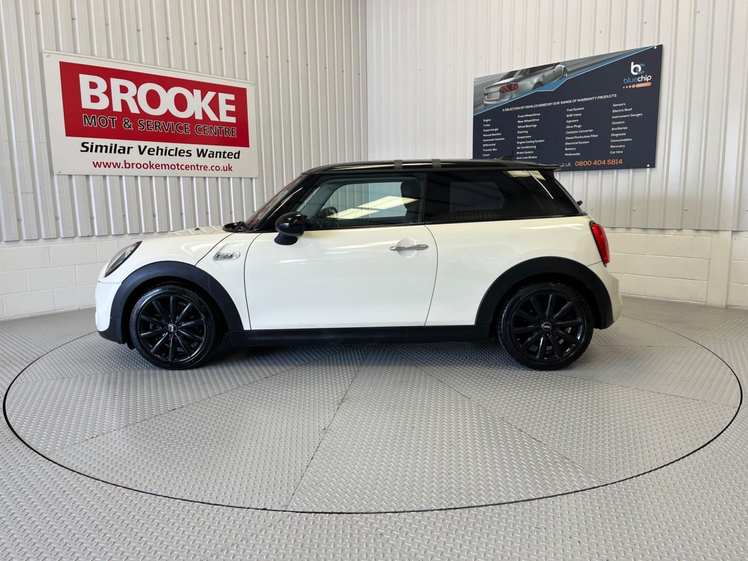 MINI Hatch Listing Image