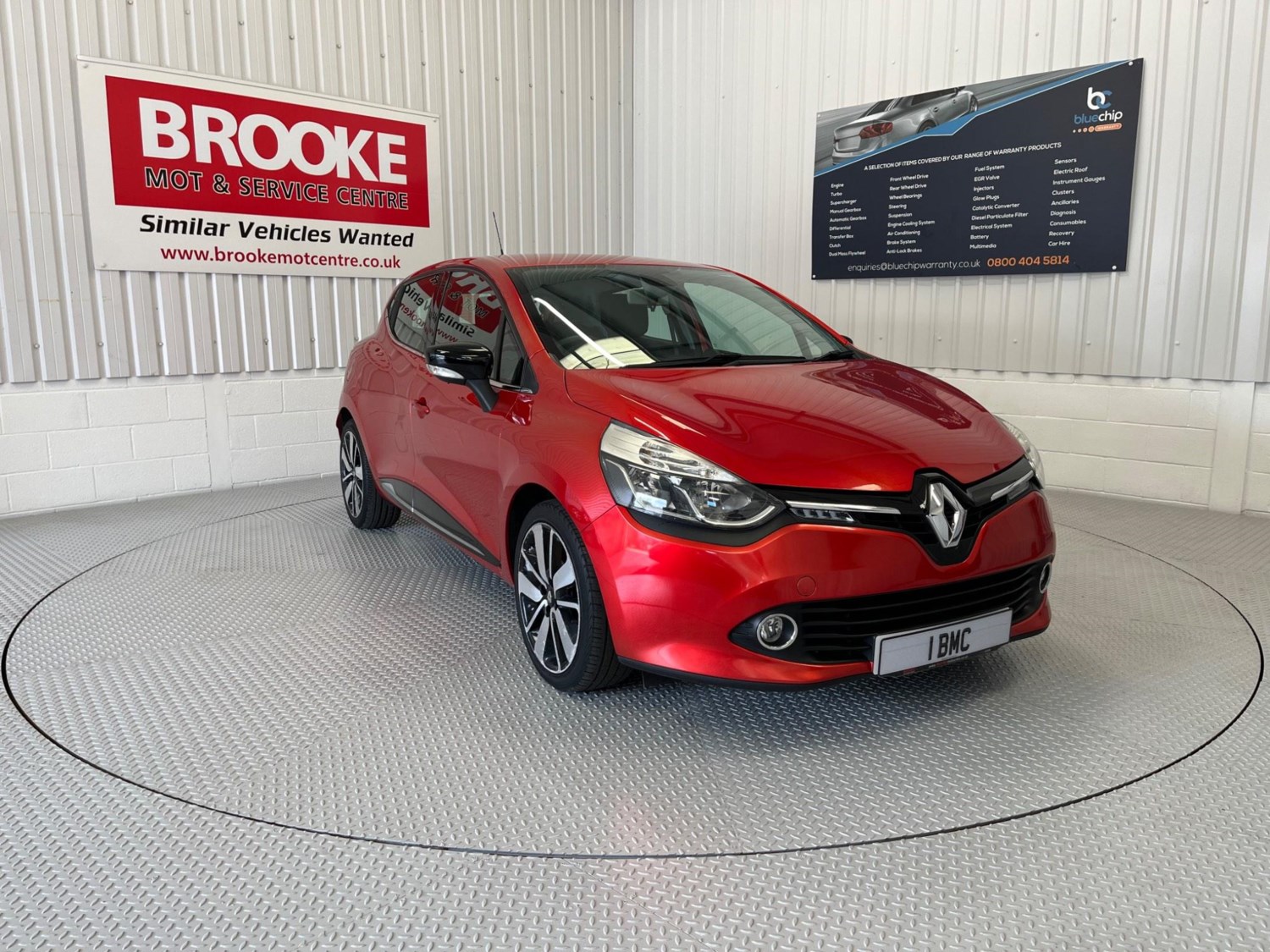 Renault Clio Listing Image