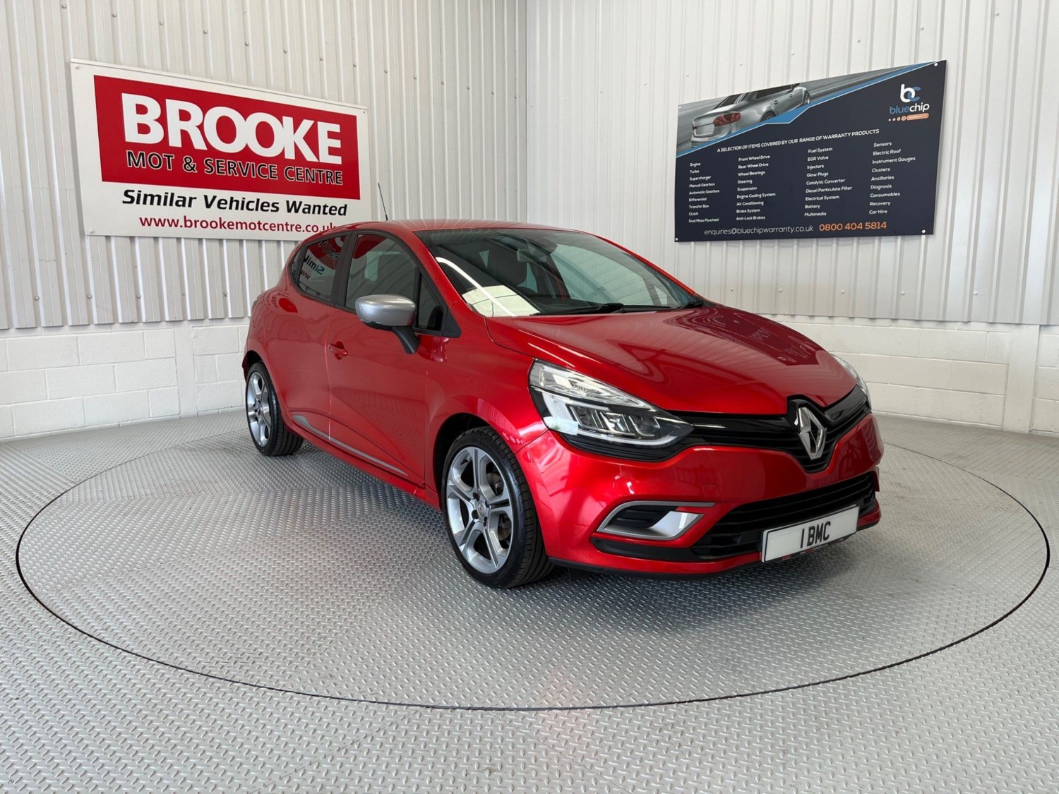 Renault Clio Listing Image