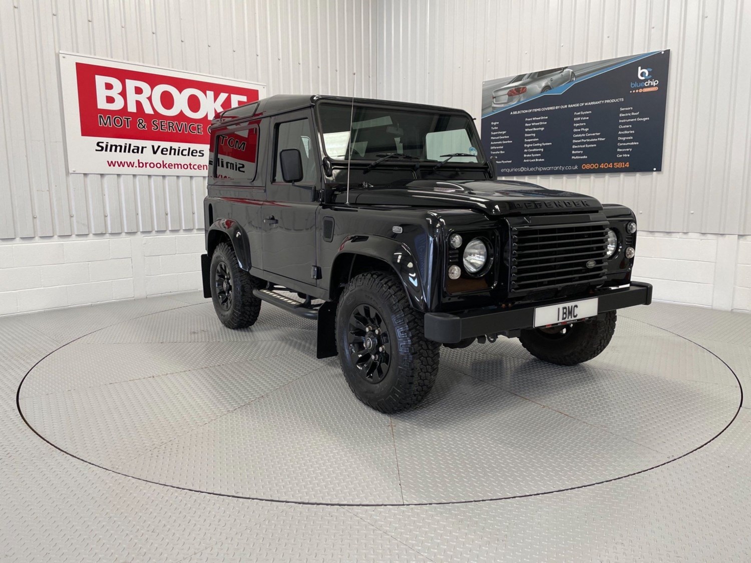 Land Rover Defender 90 Listing Image