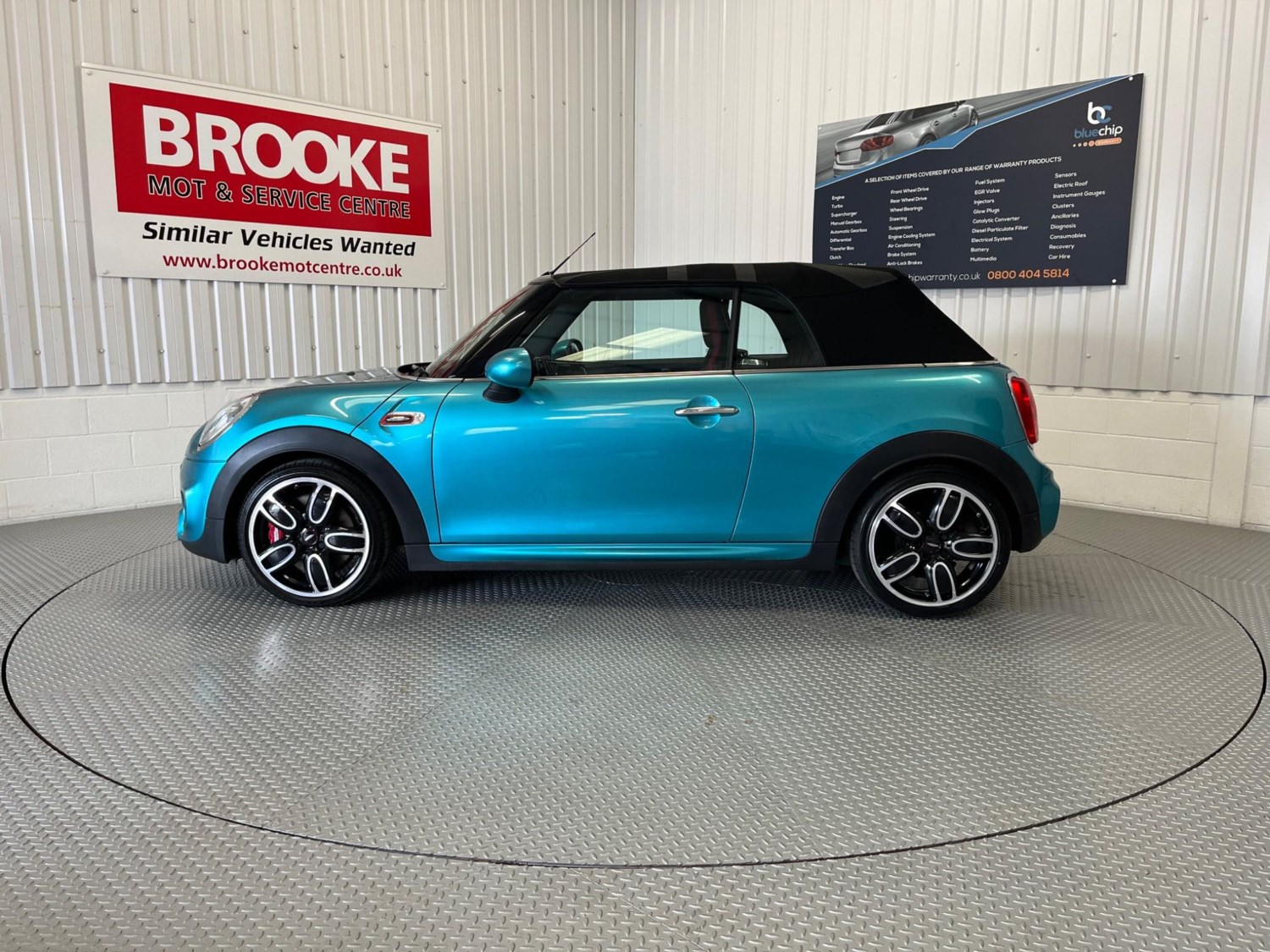 MINI Convertible Listing Image