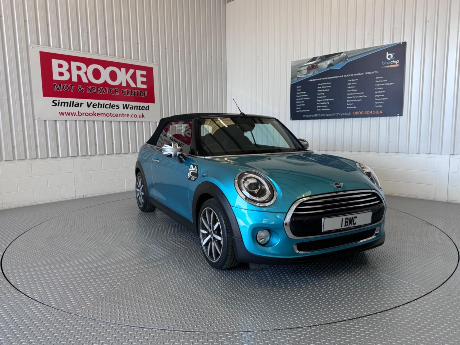 MINI Convertible Listing Image