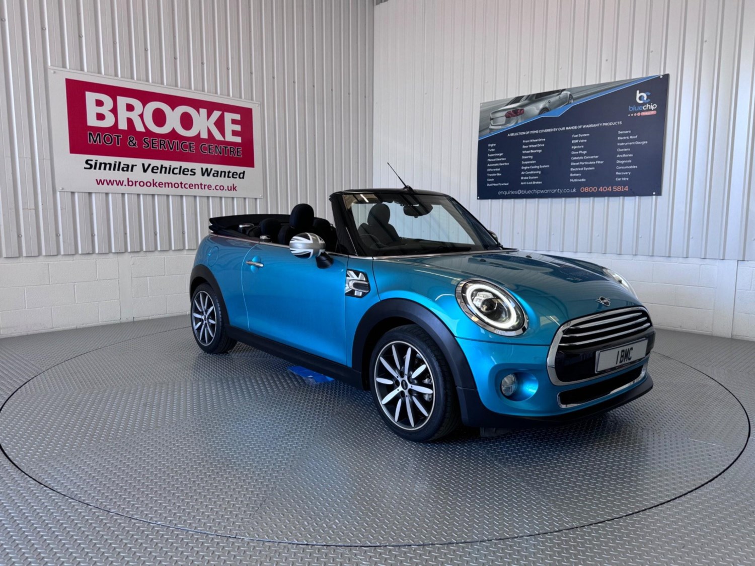 MINI Convertible Listing Image