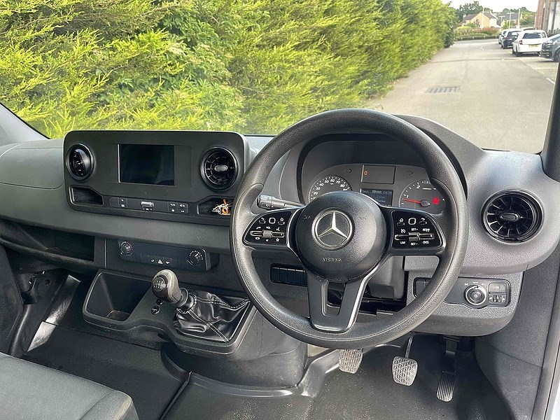 Mercedes-Benz Sprinter Listing Image