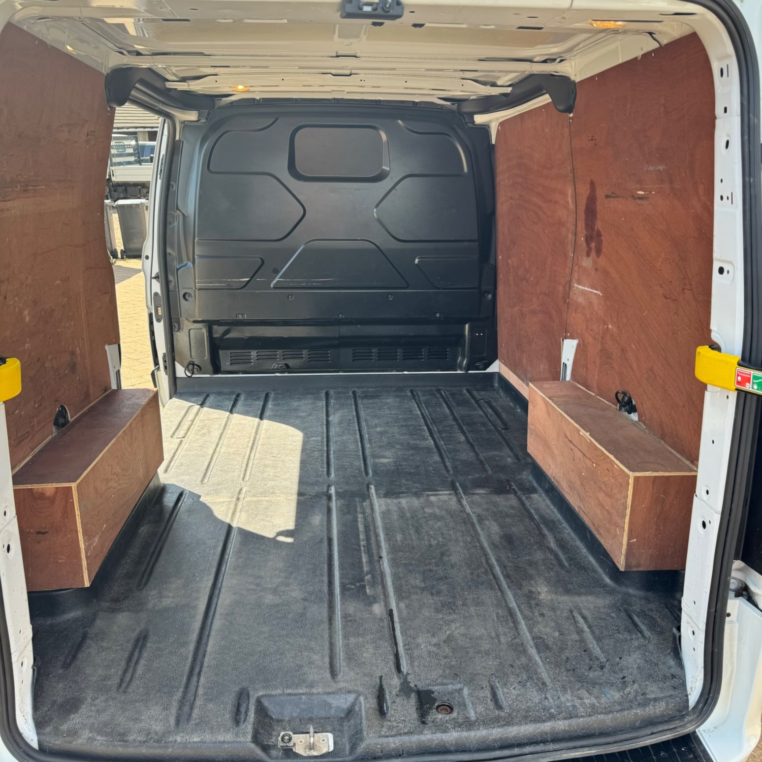 Ford Transit Custom Listing Image