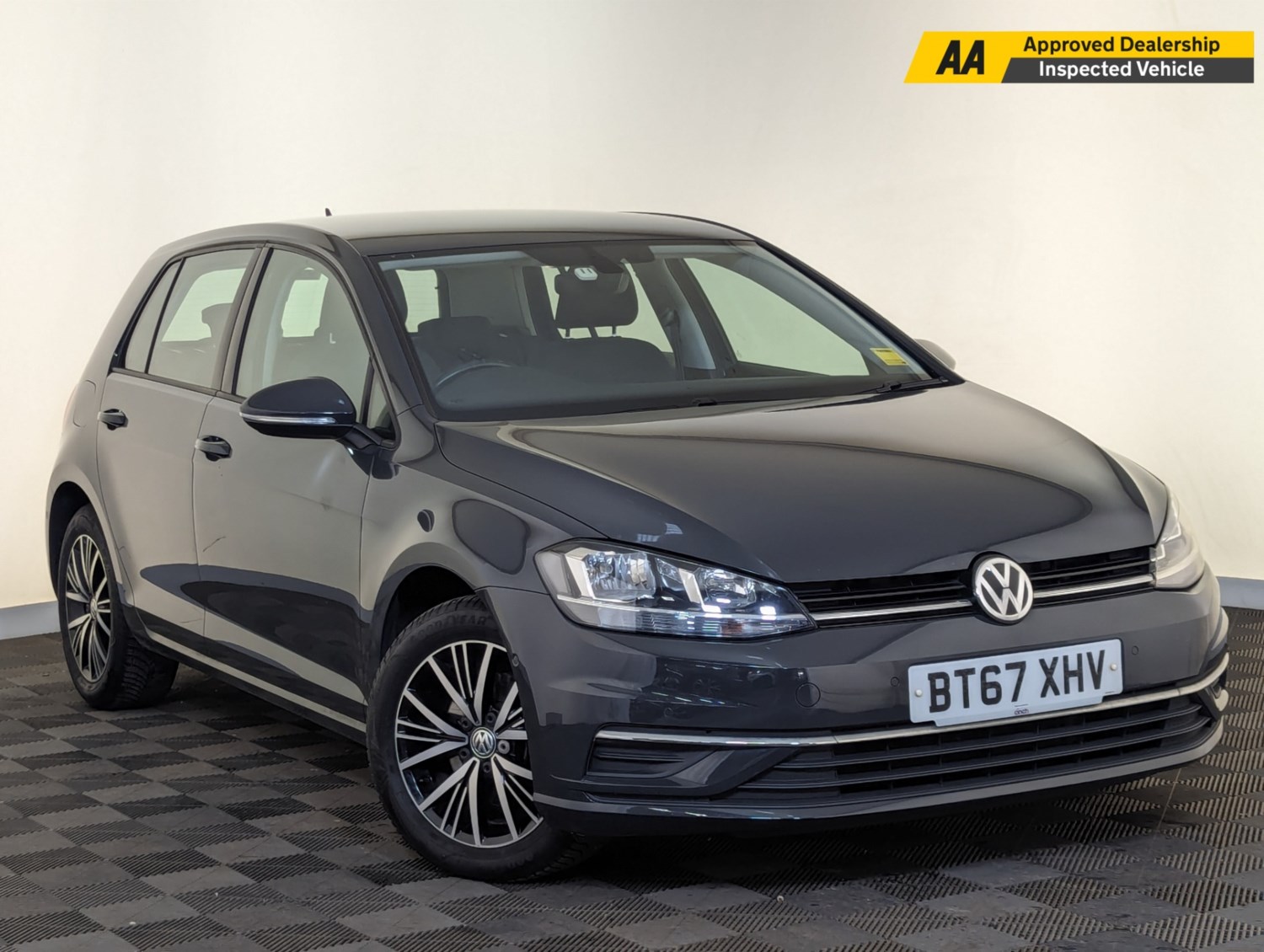 Volkswagen Golf Listing Image