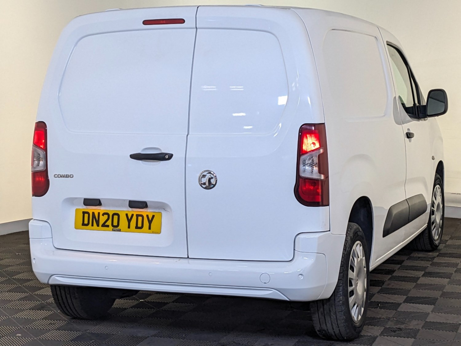 Vauxhall Combo Listing Image