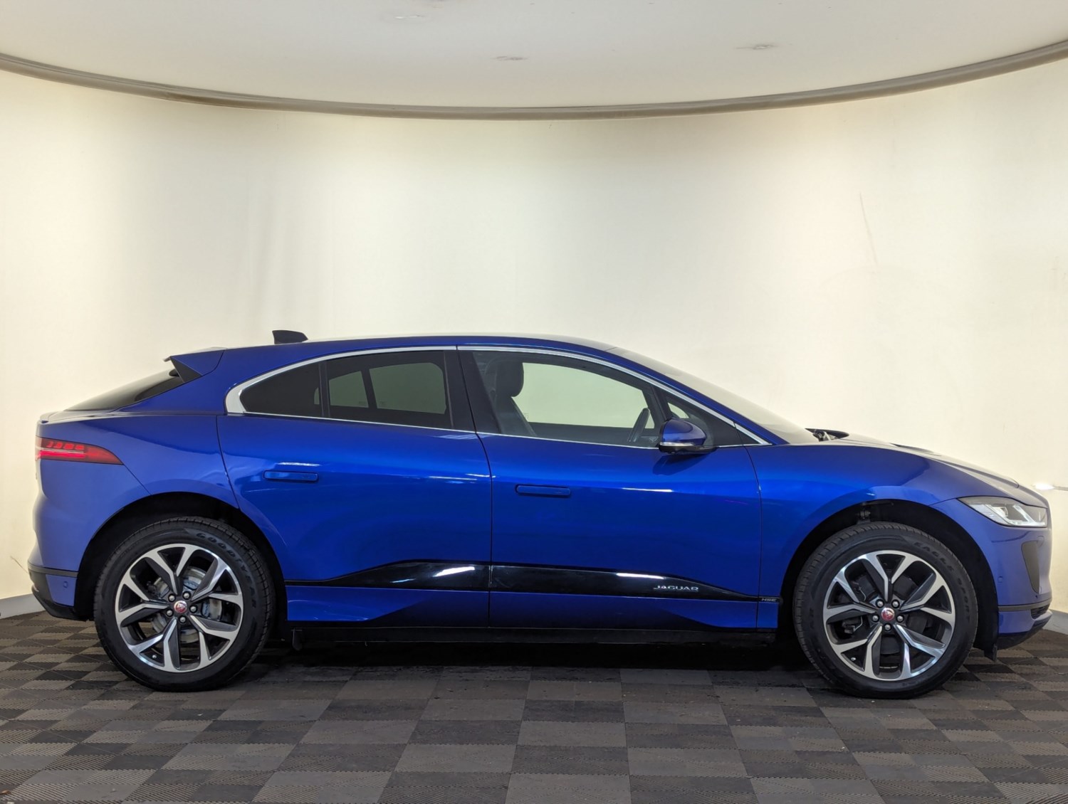 Jaguar I-PACE Listing Image